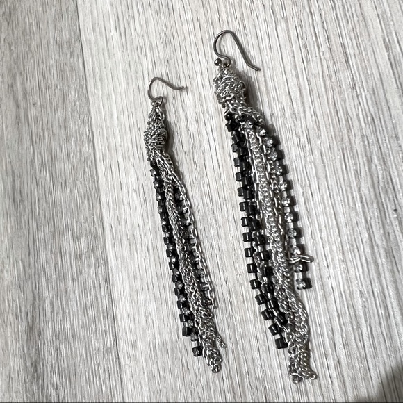 2/$15! 🍀Bundle! Mixed Metal & Rhinestone Earrings - Picture 3 of 3